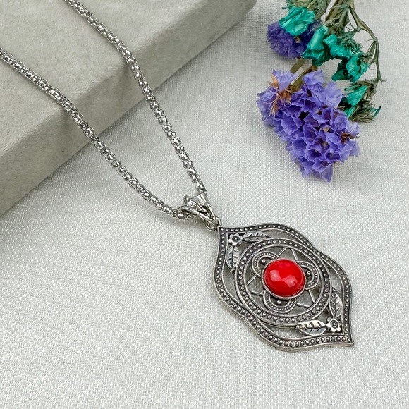 Jewelry - Chakra Flower Third Eye Silver Tone Necklace